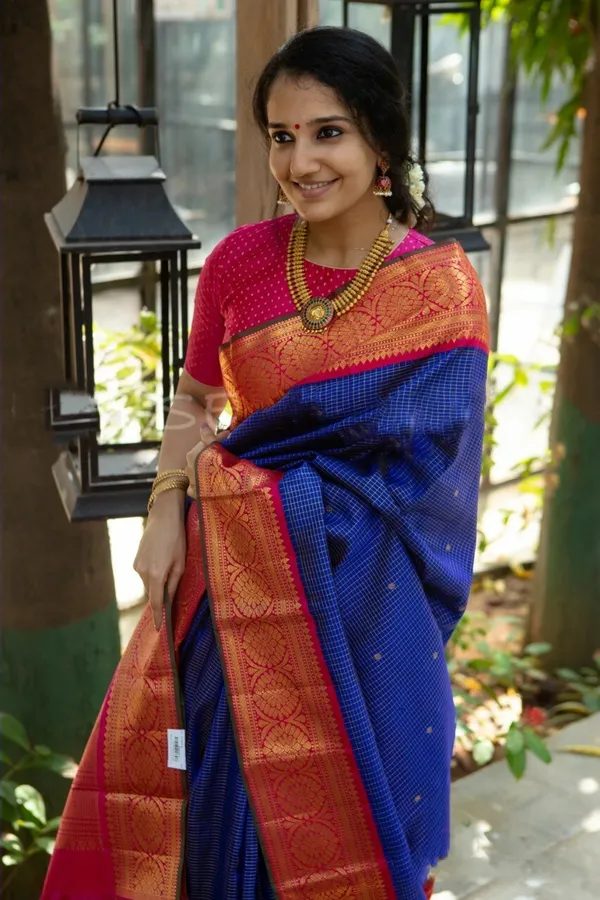 Blue_Embellished_Banarasi_Jacquard_Saree_(Blue)
